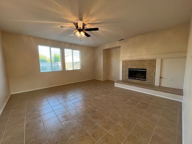 Building Photo - Breathtaking 2 Story Home Built in 2005 with 3279 sq. ft. in West Lancaster