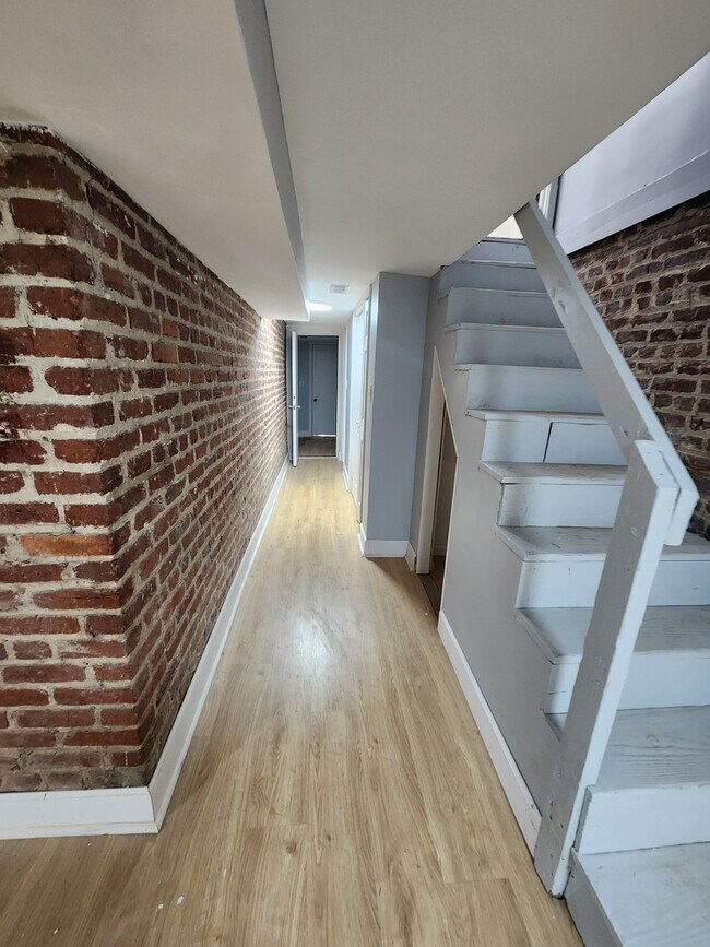 Building Photo - 1223 Staples St NE