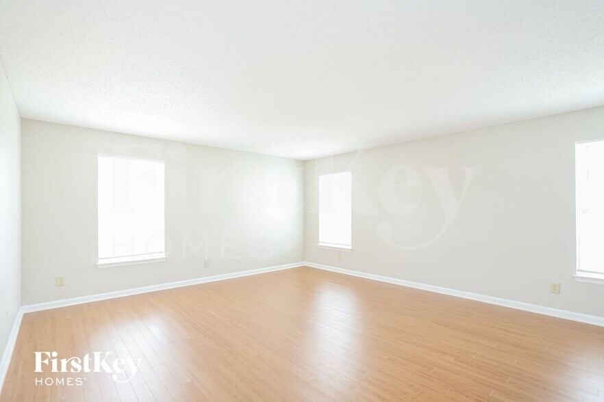 Building Photo - 978 Brookstone Dr