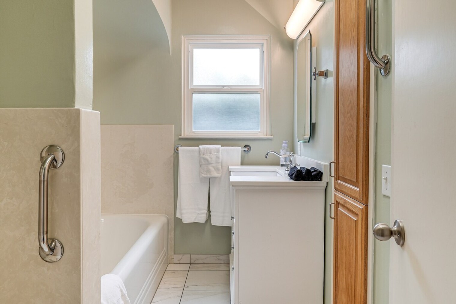 Building Photo - 510 S Murphy Ave