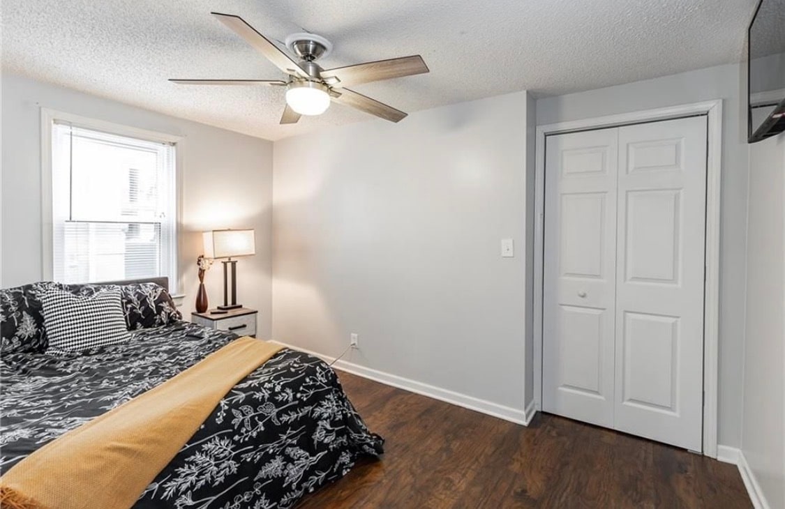 Building Photo - 4742 Jarboe St