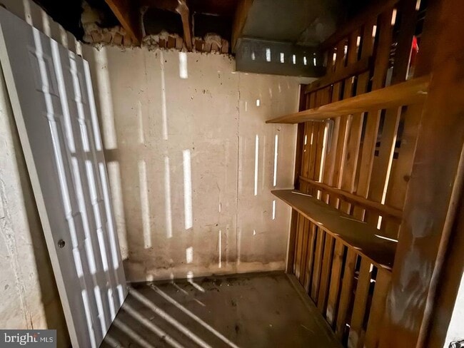 Building Photo - 7028 Valley Ave