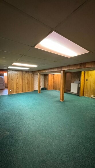 Building Photo - 913 Arnold Ave