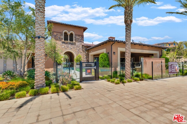 Building Photo - 20810 Spruce Cir