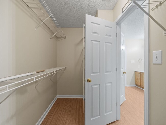 Building Photo - Welcome to Raintree!