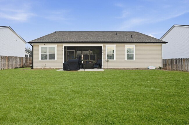 Building Photo - 564 Foxtail Dr