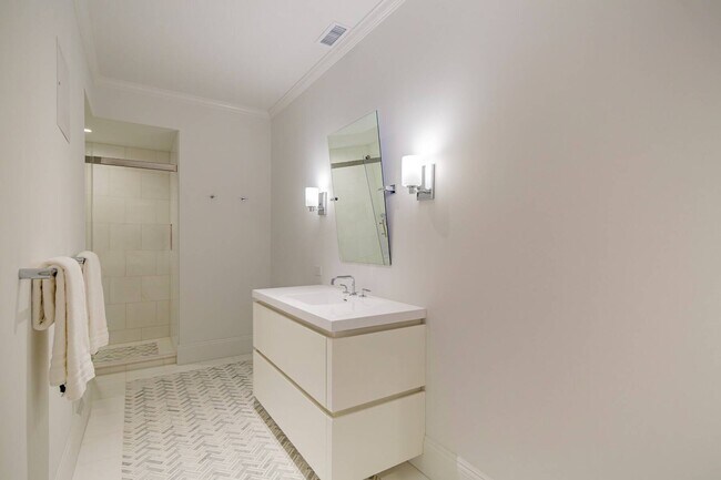 Building Photo - 23 Gansett Ln