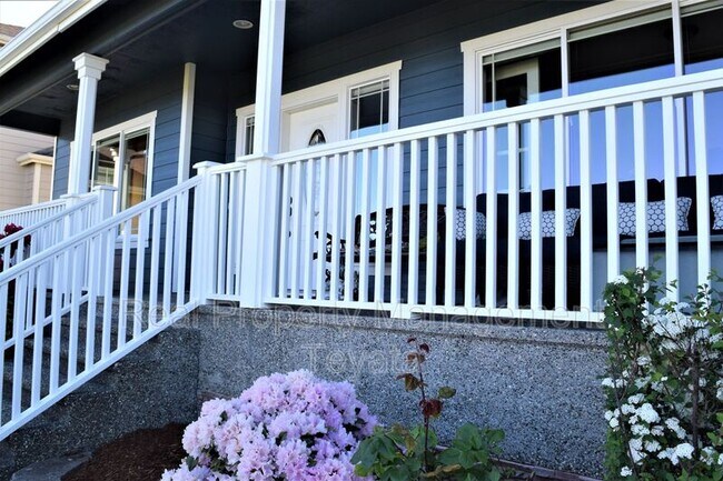 Building Photo - 6139 N Beulah Ave