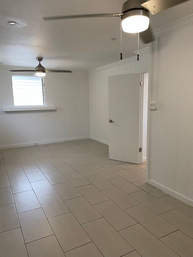 Building Photo - 2 Bedroom, 1 Bath House Across The Street ...