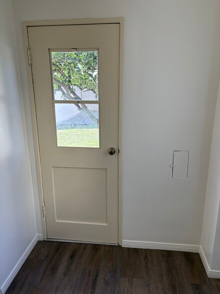 Laundry Room - 3917 6th Ave