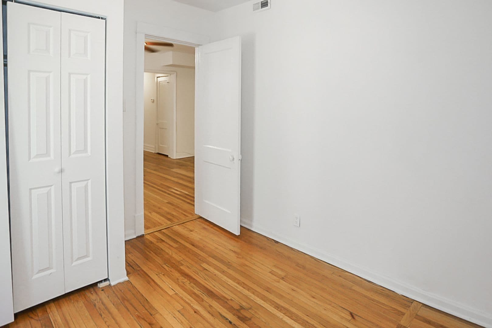 Building Photo - 3820 N Sheffield Ave