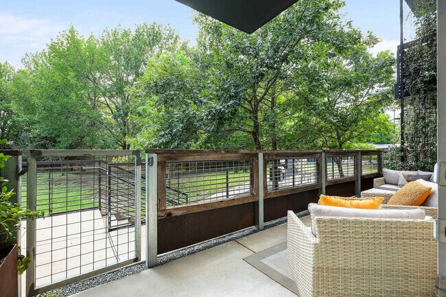 Building Photo - 2505 Thornton Rd