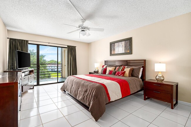 Building Photo - 5751 Camino Del Sol