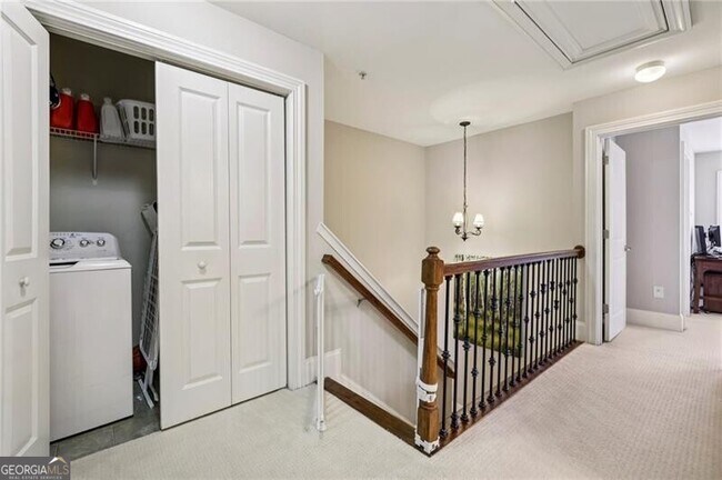 Building Photo - 305 Le Gran Bend