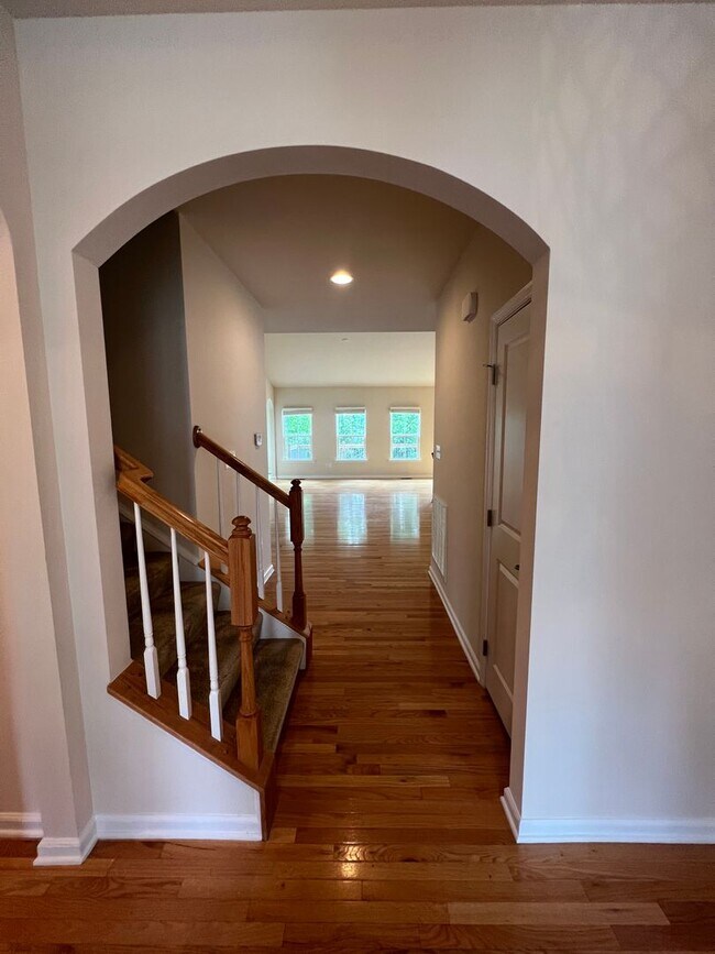 Building Photo - 965 Eagle Pl