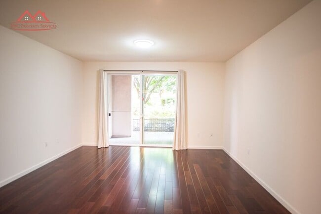 Building Photo - 809 Auzerais Ave