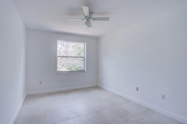 Building Photo - 15895 NW 5th St