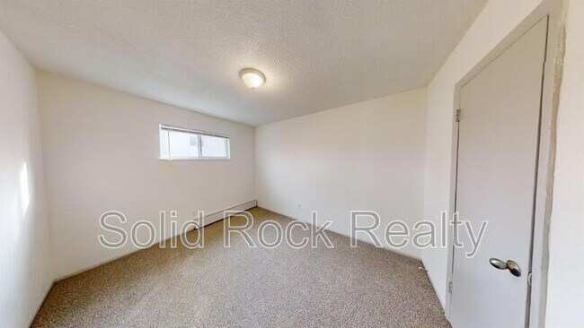 Building Photo - 1411 S Corona Ave