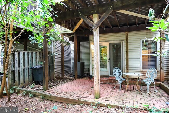 Building Photo - 20913 Sandstone Square