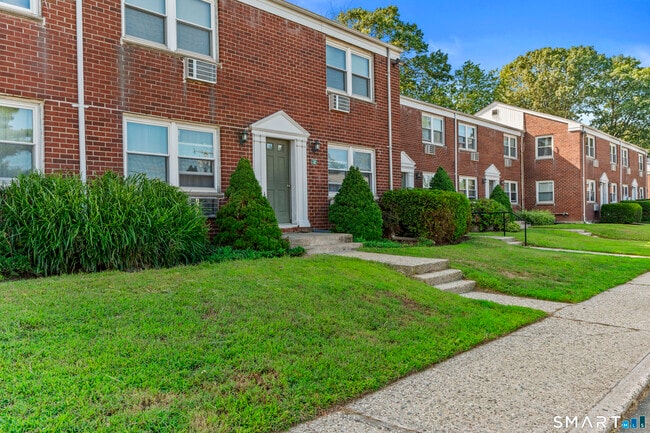 Building Photo - 323 Hamilton Ct