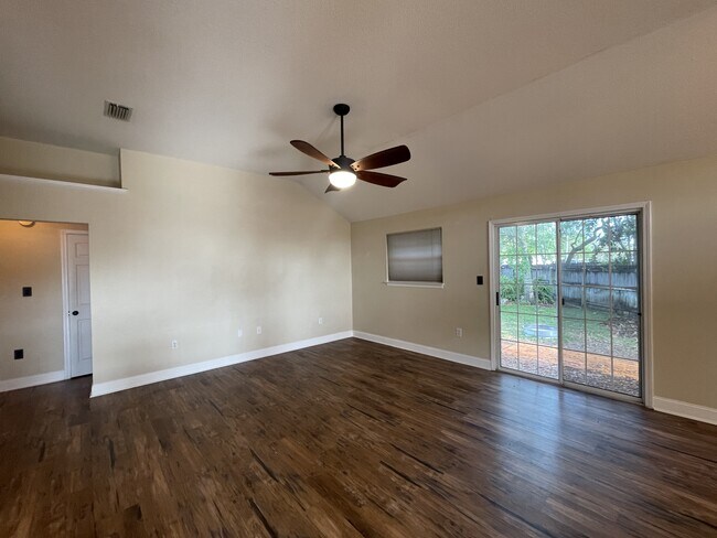 Building Photo - 858 Van Dyke Dr