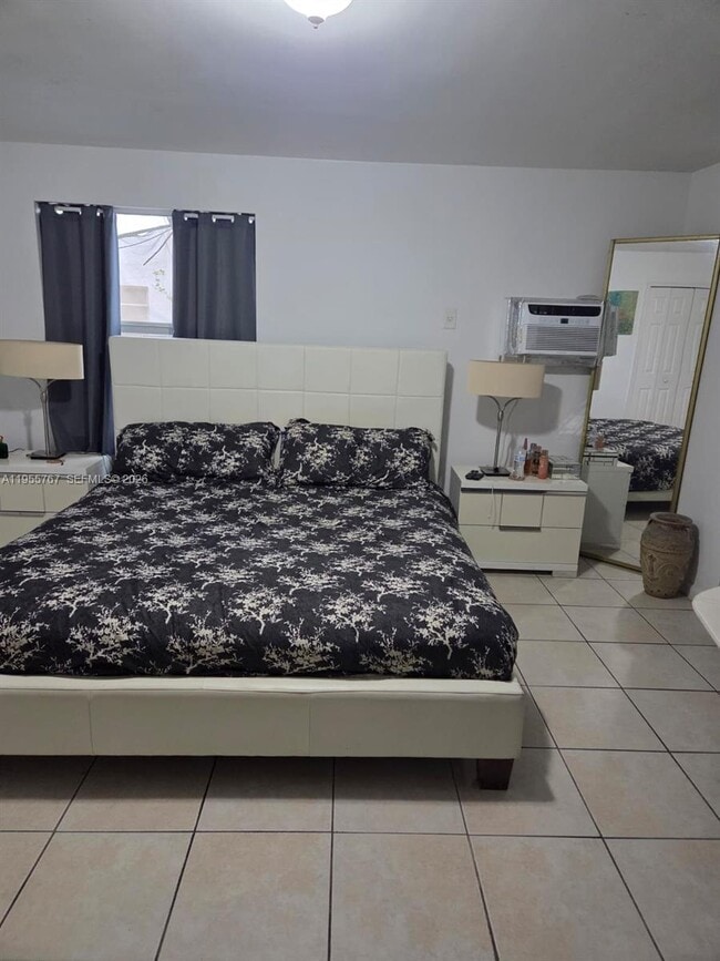 Building Photo - 812 86th St