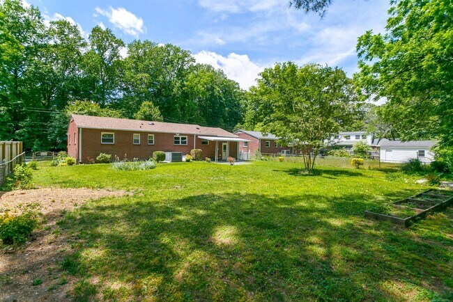 Building Photo - 208 Longhill Rd