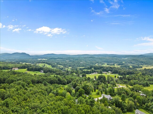 Building Photo - Contemporary with Gorgeous Views in Hinesburg, Vermont - Fully Furnished w/ Utilities Included