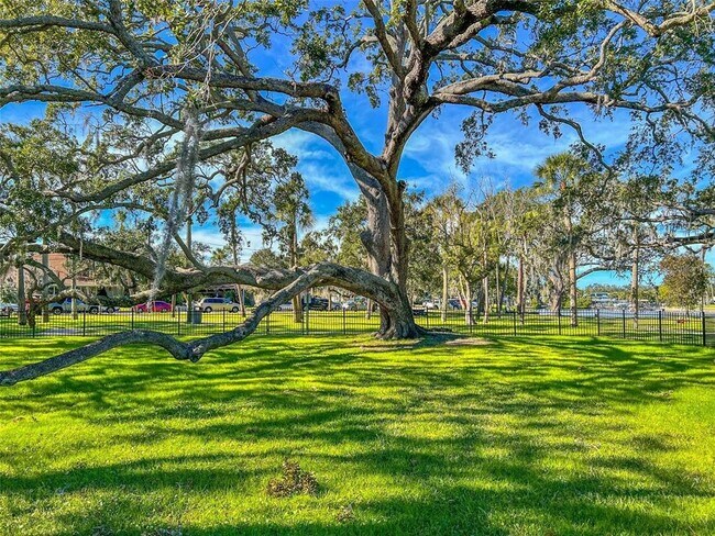 Building Photo - 445 Bayou-Village Dr