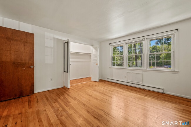 Building Photo - 414 Robin Ct