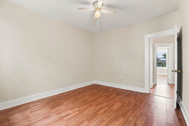 Building Photo - 730 Linnard St