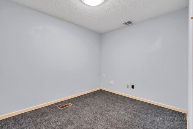 Building Photo - 483 NC-105 Extension