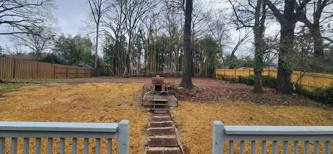 Building Photo - Adorable Cottage in Sherwood Forest Subdiv...