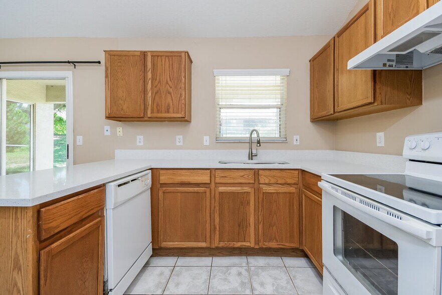Building Photo - 914 Arbor Hill Cir