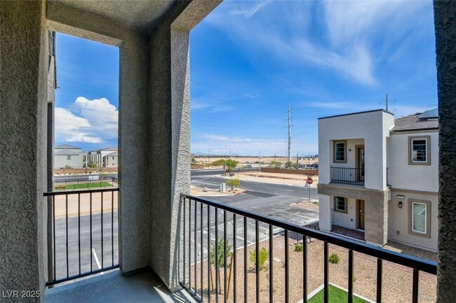 Building Photo - 5728 CRENELLATED St
