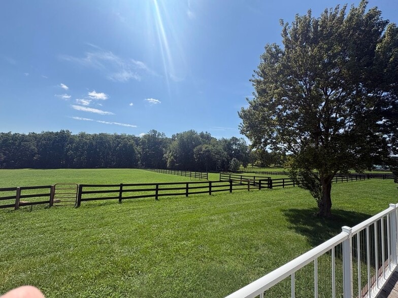 Building Photo - 7149 Gordonsville Rd