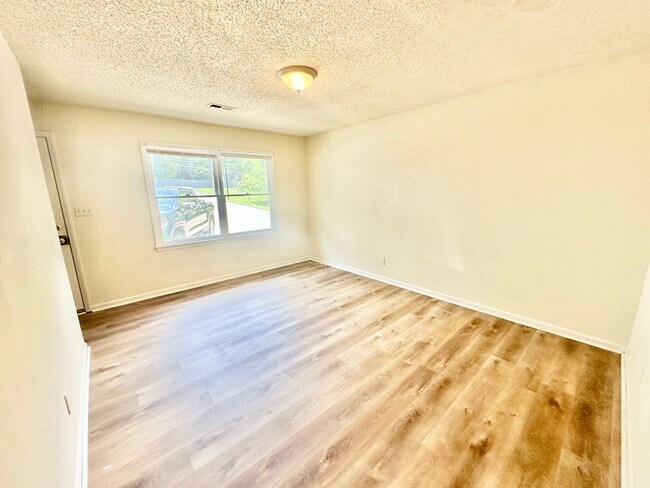 Building Photo - 816 Lucas St
