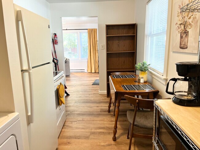 Building Photo - Rocky Court