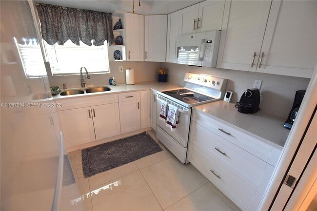 Building Photo - 2750 Emory Dr W