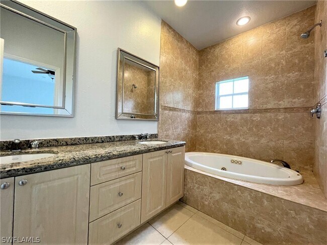 Building Photo - 3465 Everglades Blvd N