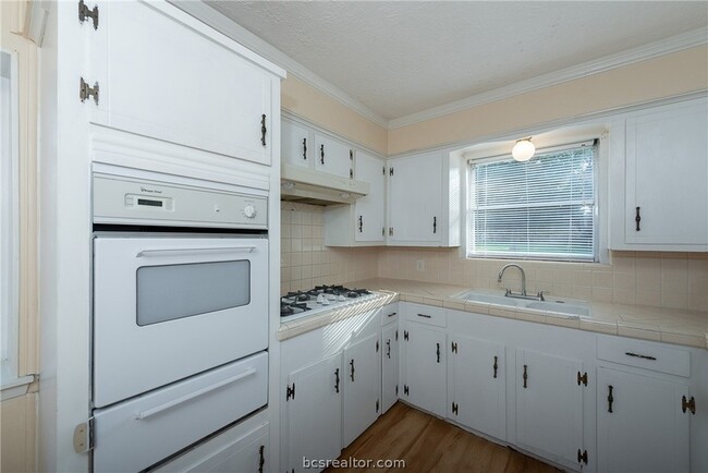 Building Photo - 2317 Carter Creek Pkwy
