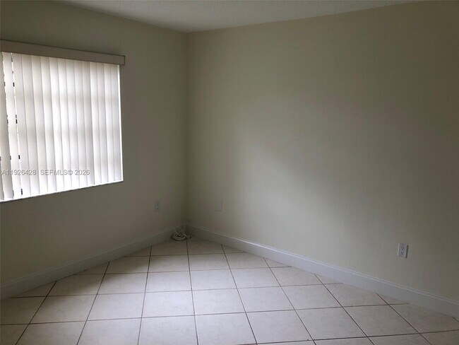 Building Photo - 9044 SW 112th Ct
