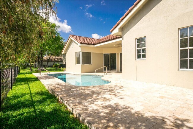 Building Photo - 3799 Lancewood Dr
