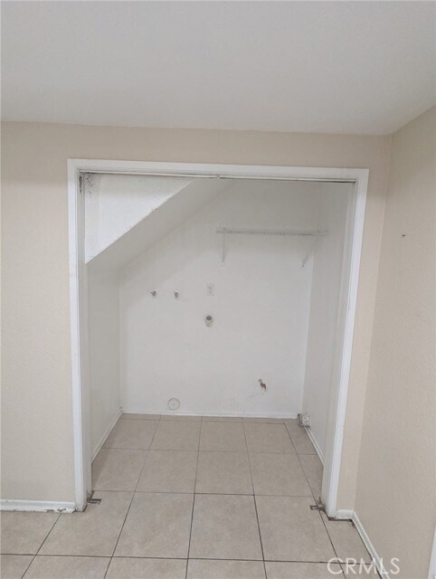 Building Photo - 1460 Kendall Dr