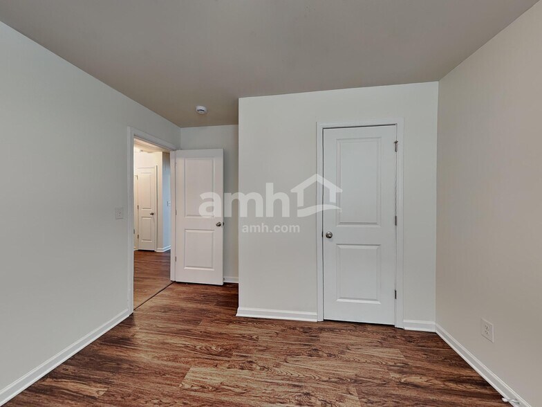 Building Photo - 158 Scotland Dr