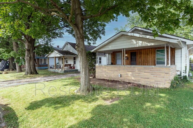 Building Photo - 1644 N Centennial St