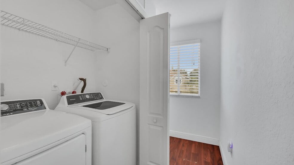 Building Photo - 2342 SE 10th St