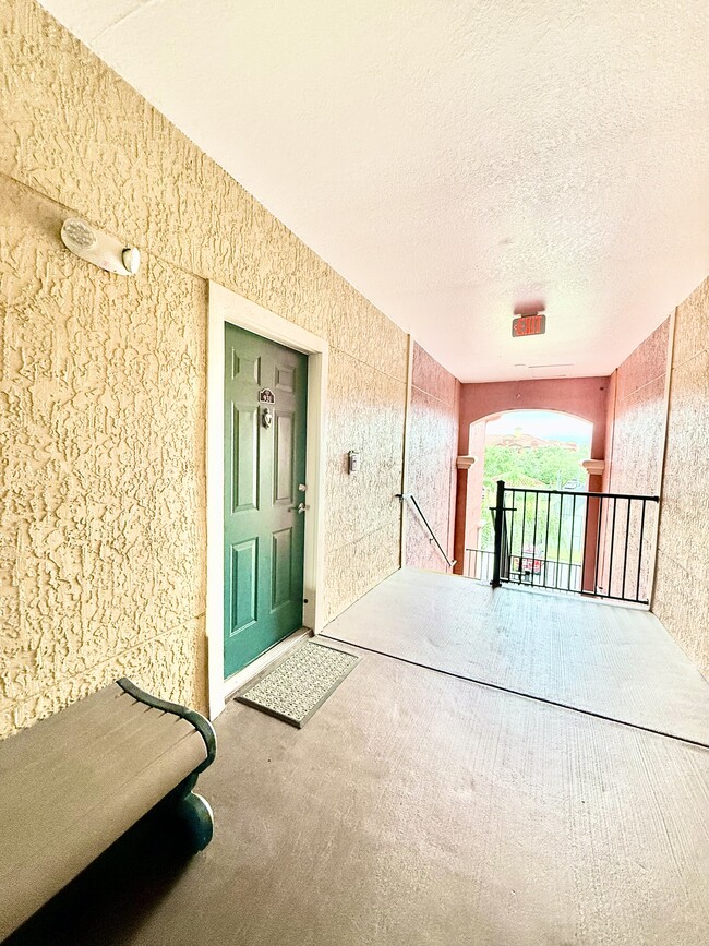 Building Photo - 2731 Via Capri