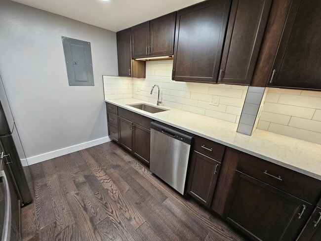 Building Photo - 1 Bedroom Condo in Aurora