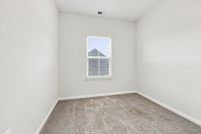 Building Photo - 707 Channing Park Cir